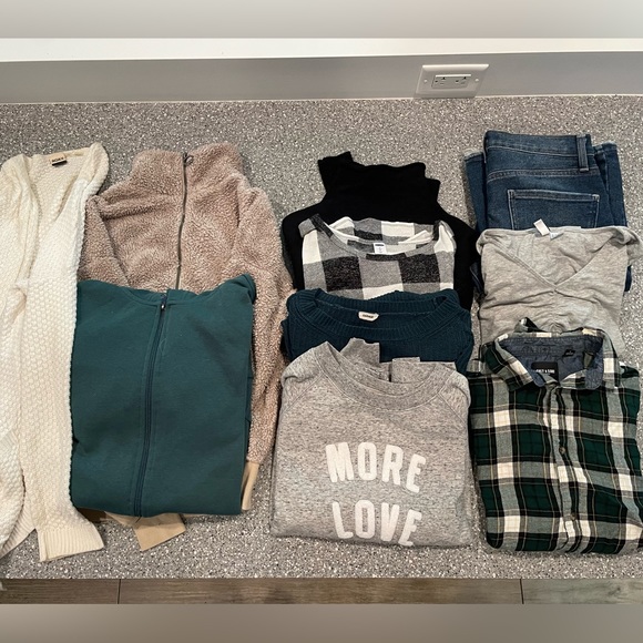 10 piece Fall / Winter clothing lot - Picture 1 of 6